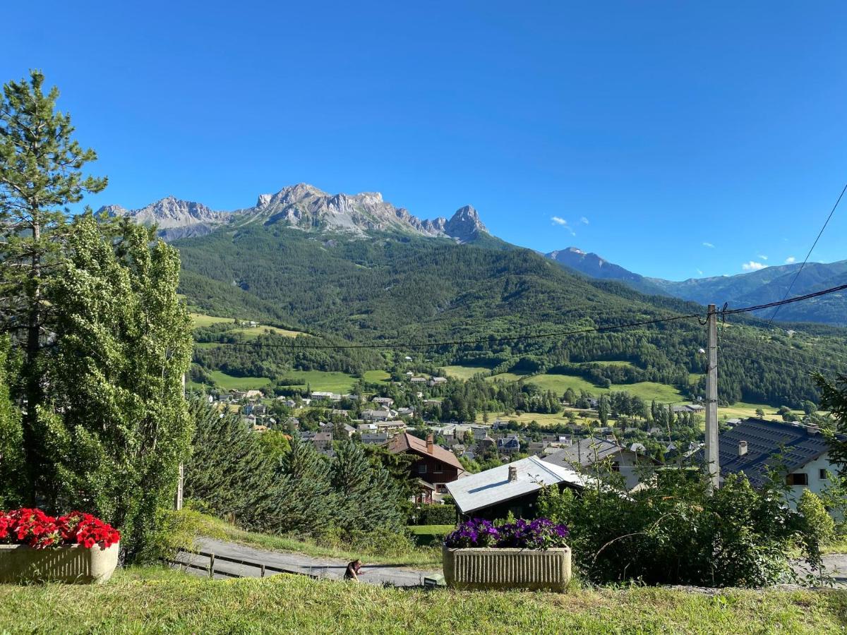 Soleil Et Vue Apartment Barcelonnette Bagian luar foto